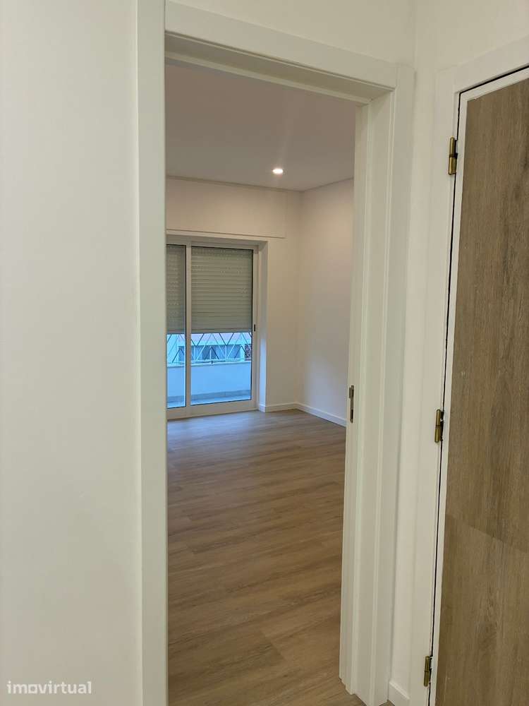 Apartamento T4 em Barreiro com Excelente Localização - Grande imagem: 2/45