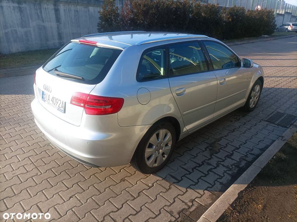 Audi A3 Sportback 1.6 TDI DPF Attraction - 7