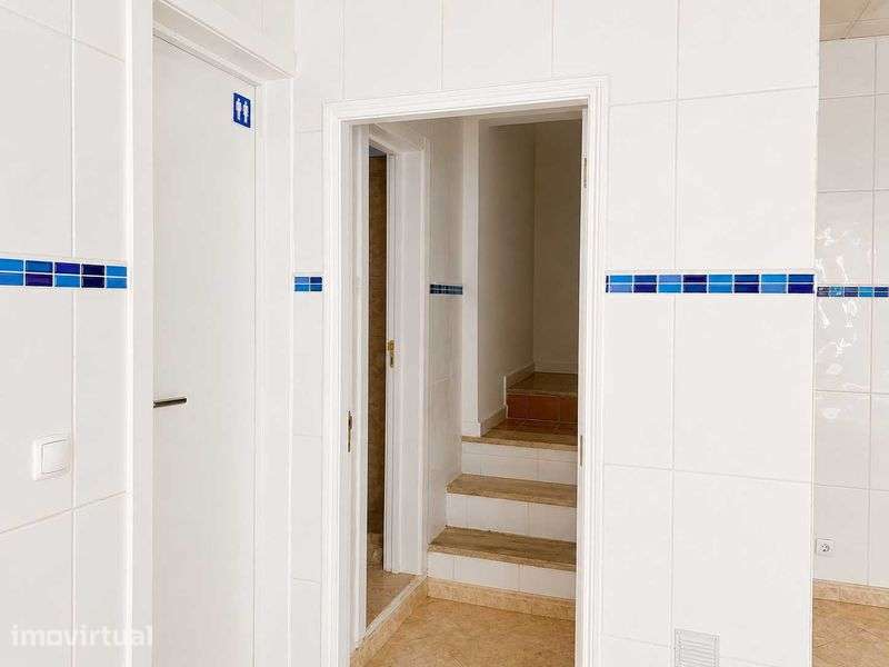 Loja Comercial 90 m² | Montra para Rua Principal | A dos Cunhados - Grande imagem: 4/8