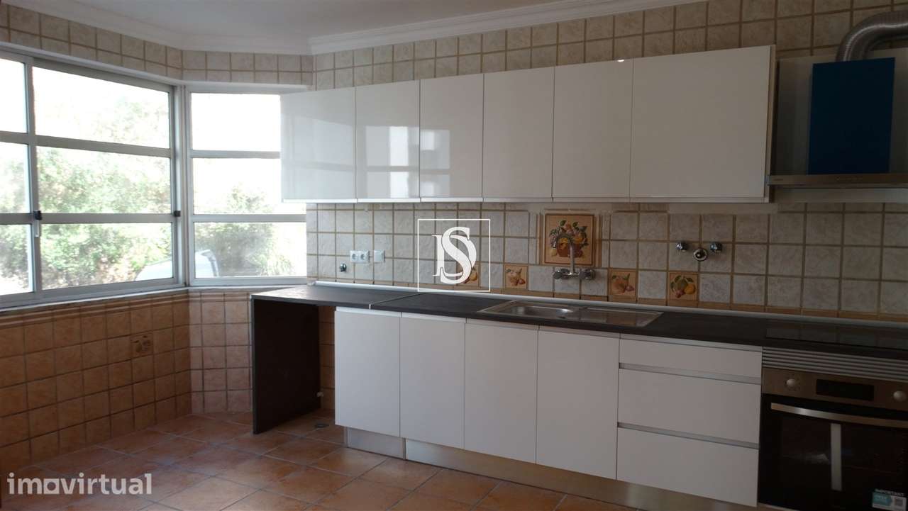 Apartamento T2 Venda na Tapada das Mercês - Grande imagem: 2/18