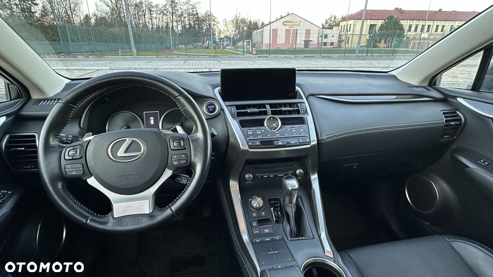 Lexus NX 300h Elite AWD - 27