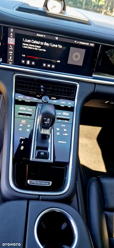 Porsche Panamera 4 - 12