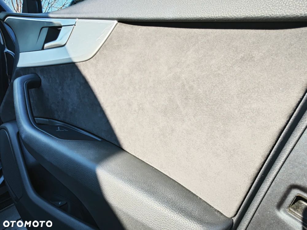 Audi A4 Limousine 40 TFSI design - 28