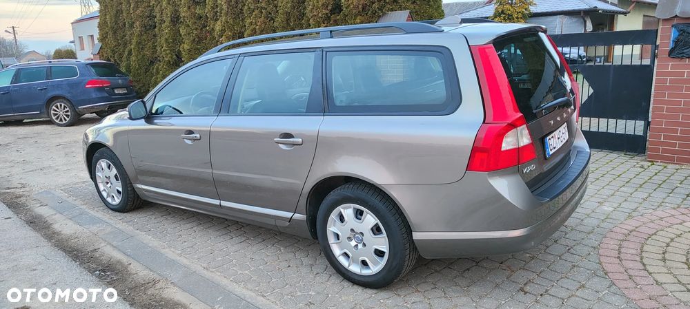 Volvo V70 2.4D Momentum - 13