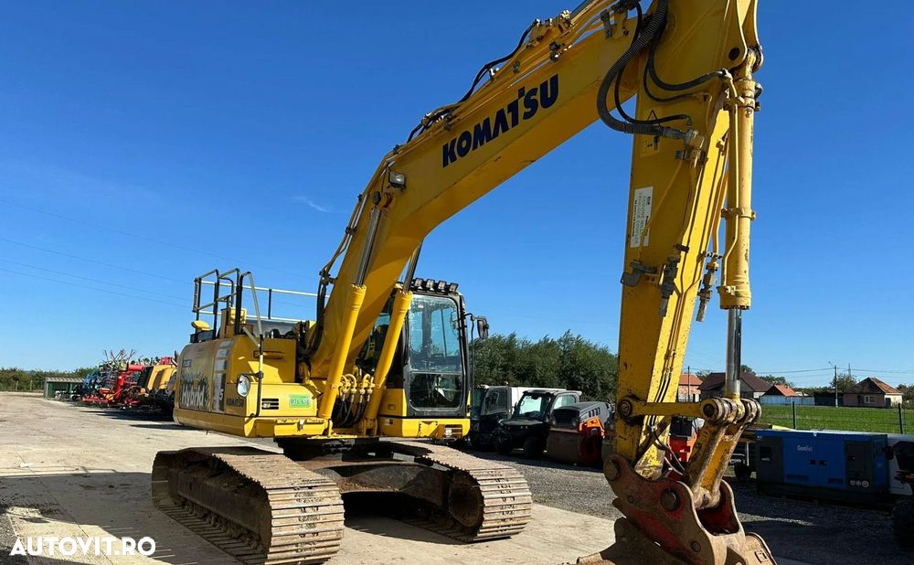 Komatsu HB215LC Excavator - 3