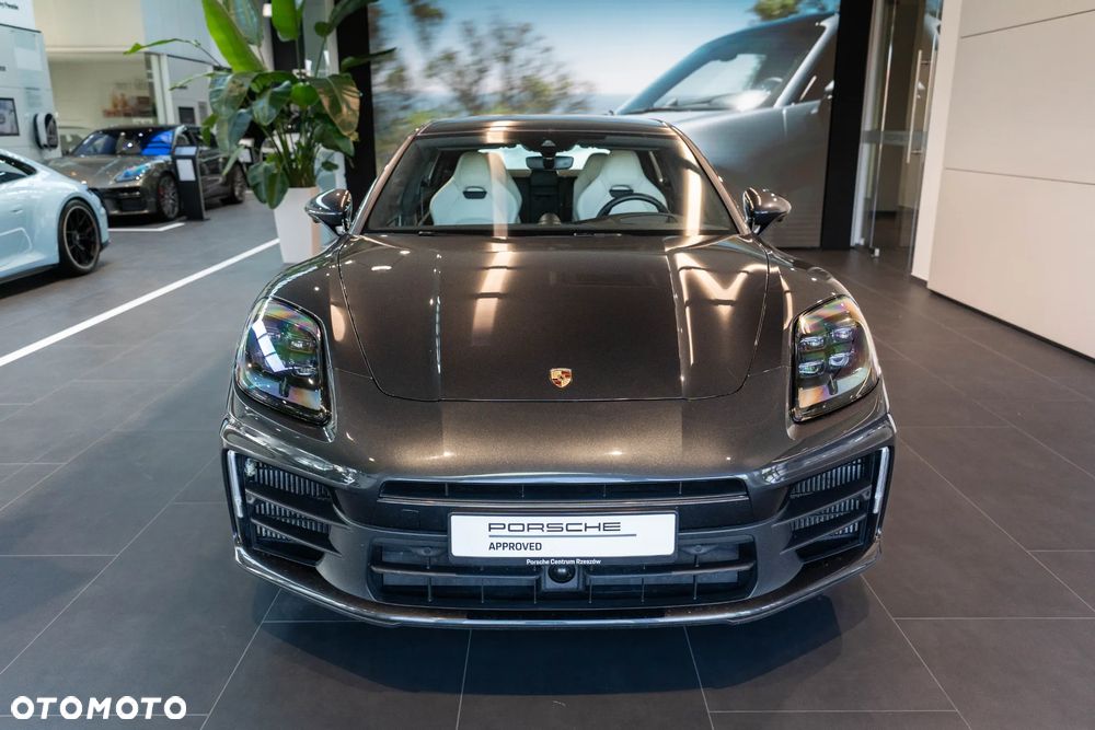 Porsche Panamera 4S E-Hybrid PHEV - 2