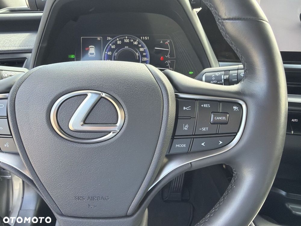 Lexus UX - 12
