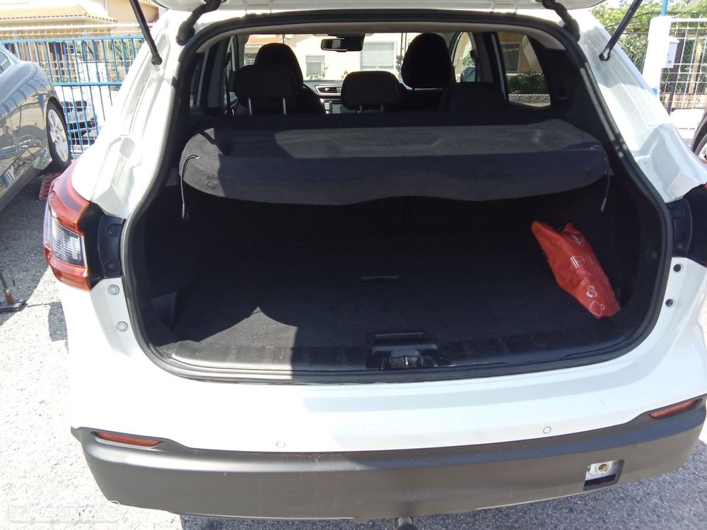 Nissan Qashqai 1.2 DIG-T N-Connecta 18 Xtronic - 11