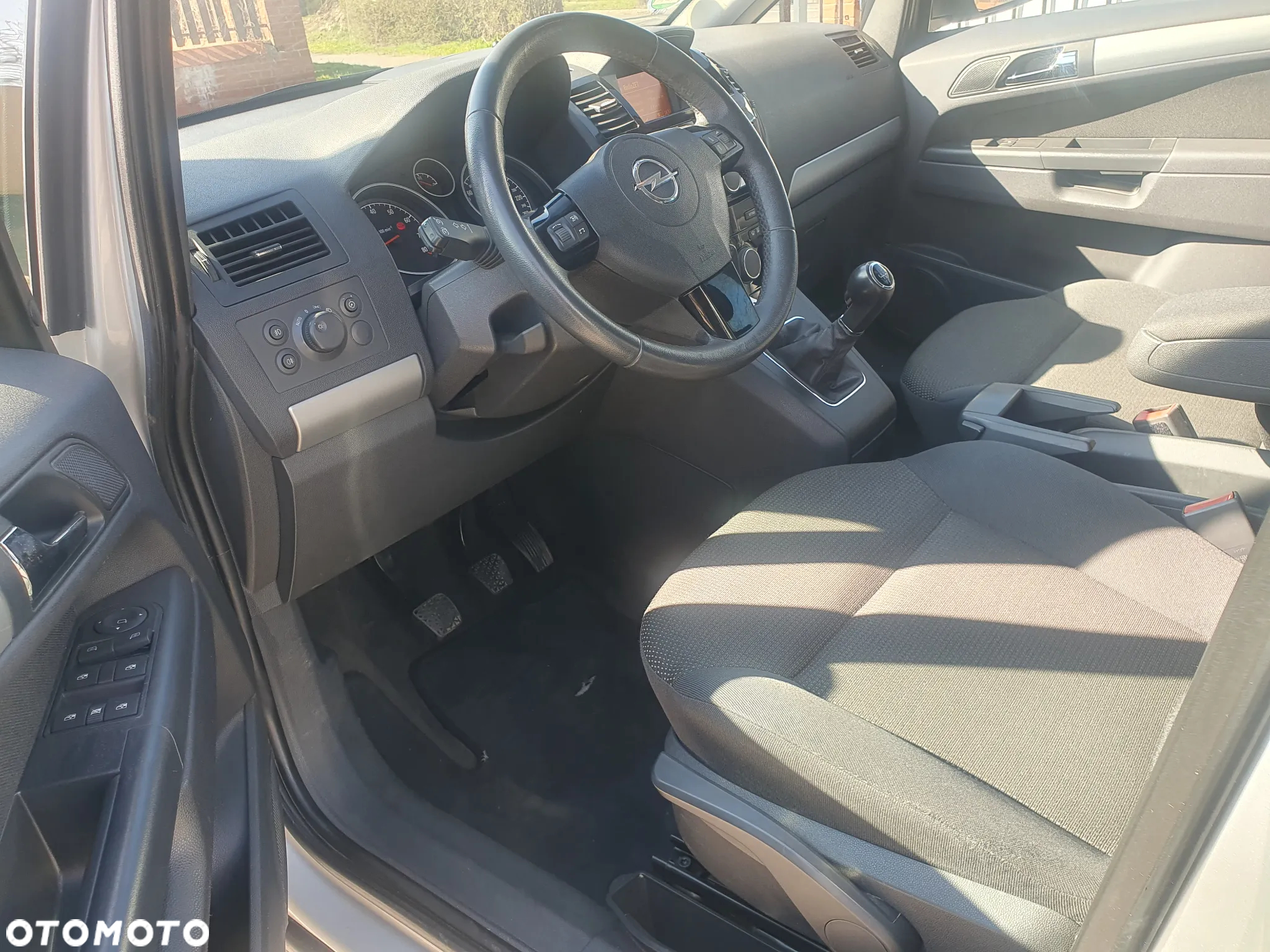 Opel Zafira 1.8 Easytronic Design Edition - 10