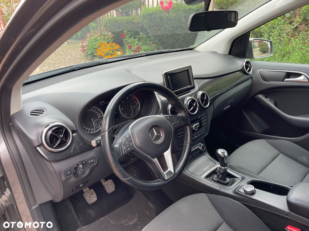 Mercedes-Benz Klasa B 180 d BlueEFFICIENCY Edition - 14