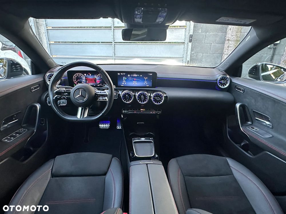 Mercedes-Benz CLA 200 AMG Line 7G-DCT - 18