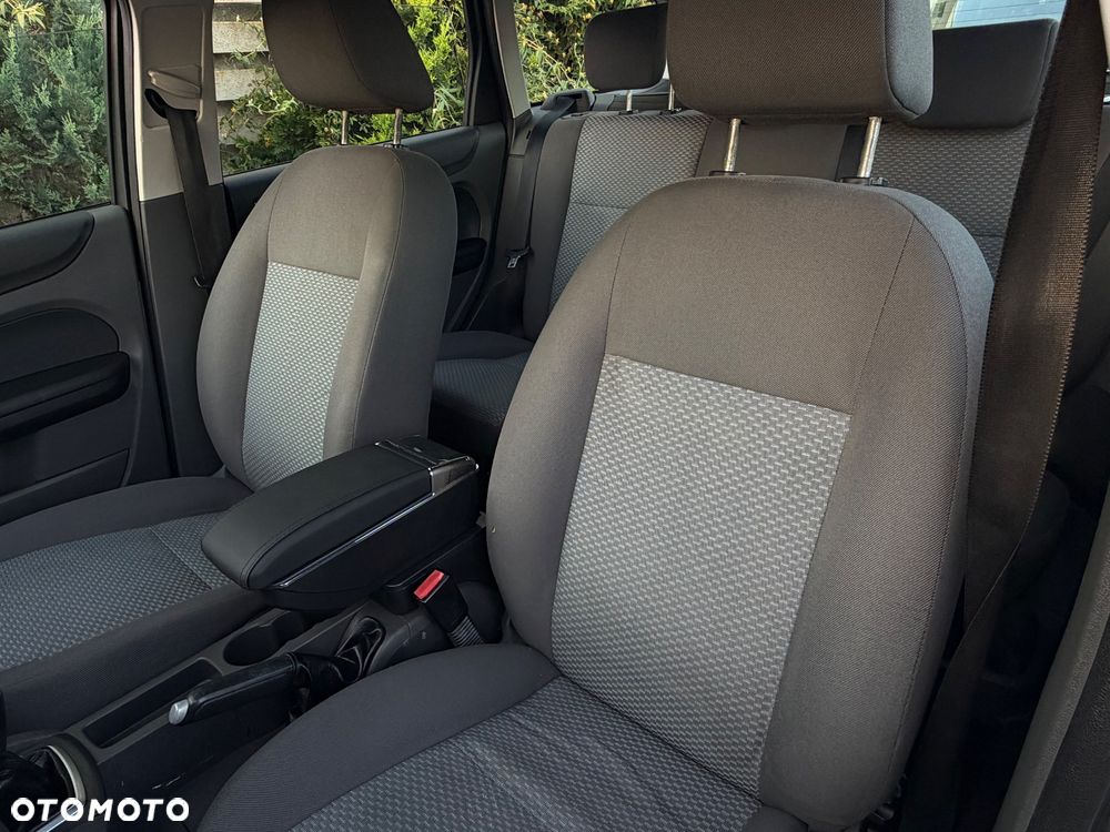 Ford Focus 1.6 16V Trend - 18