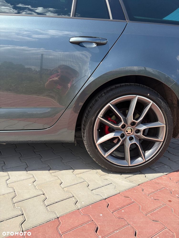 Skoda Octavia 2.0 TDI RS DSG - 11