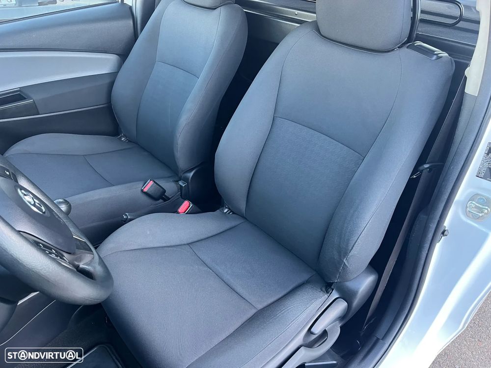 Toyota Yaris Ecobizz IVA Dedutível - 12