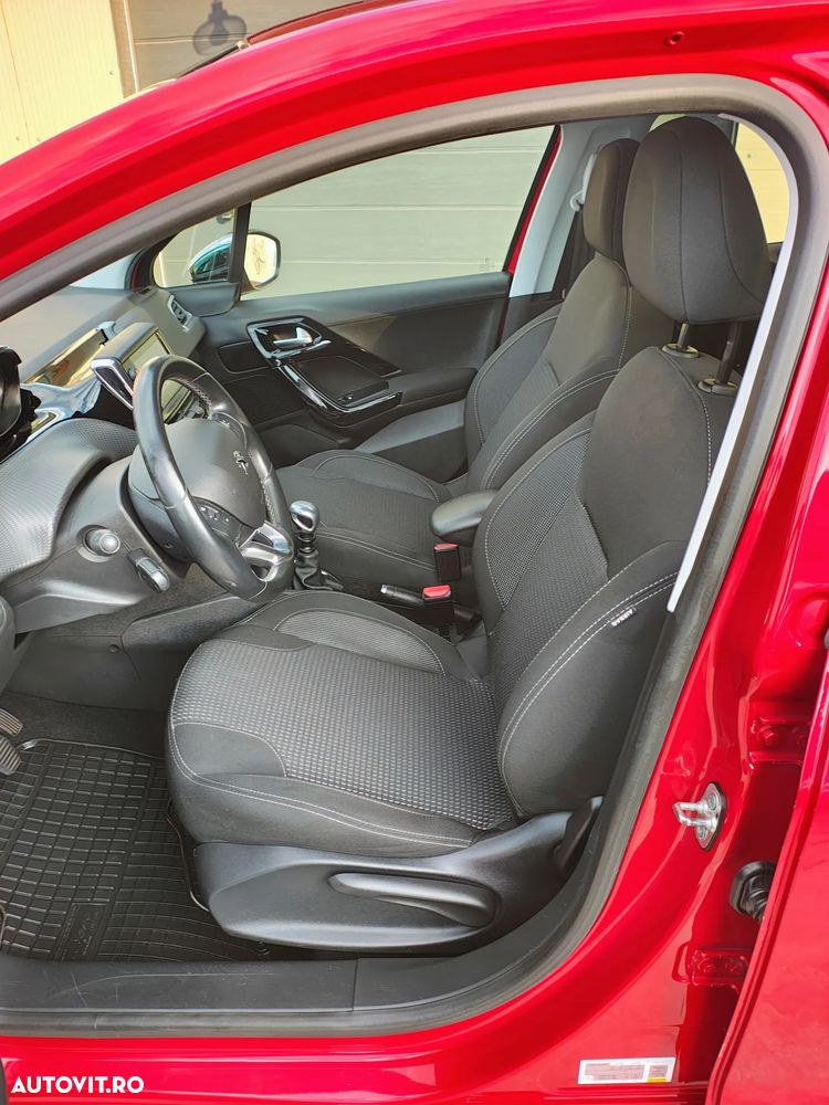 Peugeot 208 PureTech 110 Stop & Start Allure - 16