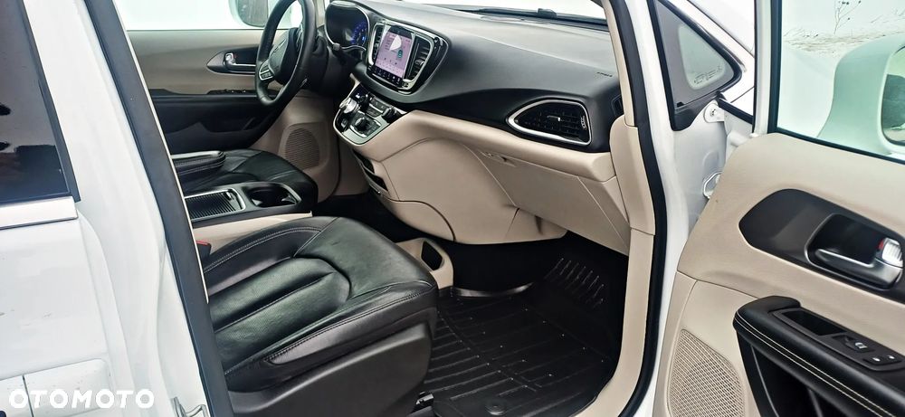 Chrysler Pacifica - 14