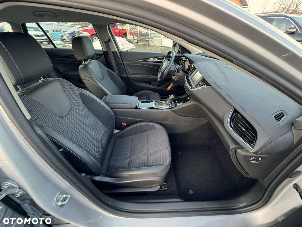 Opel Insignia - 22