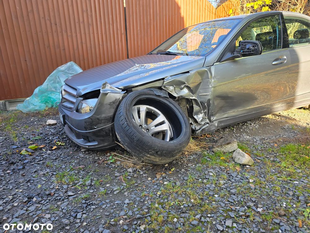Mercedes-Benz Klasa C 200 Kompressor Avantgarde - 2