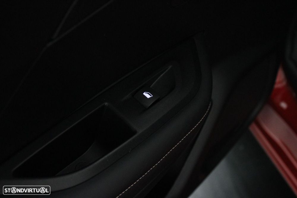 Peugeot e-2008 54 kWh Allure - 33