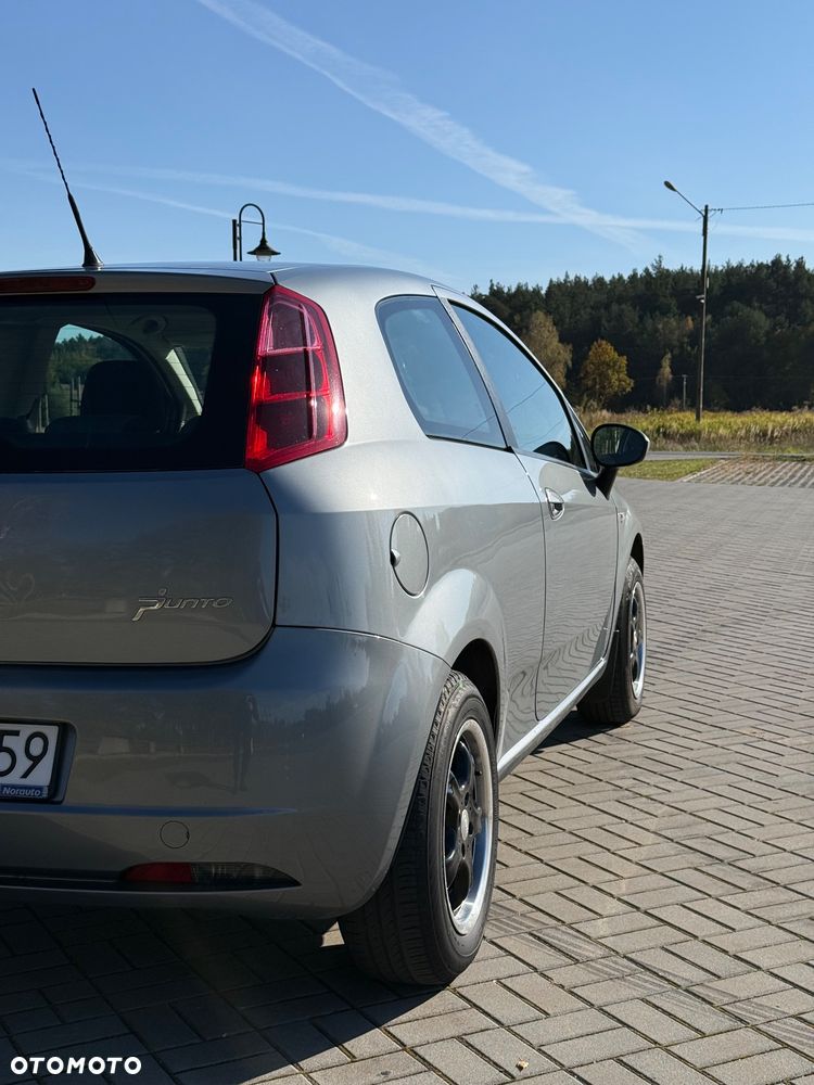 Fiat Grande Punto 2009 photo 5