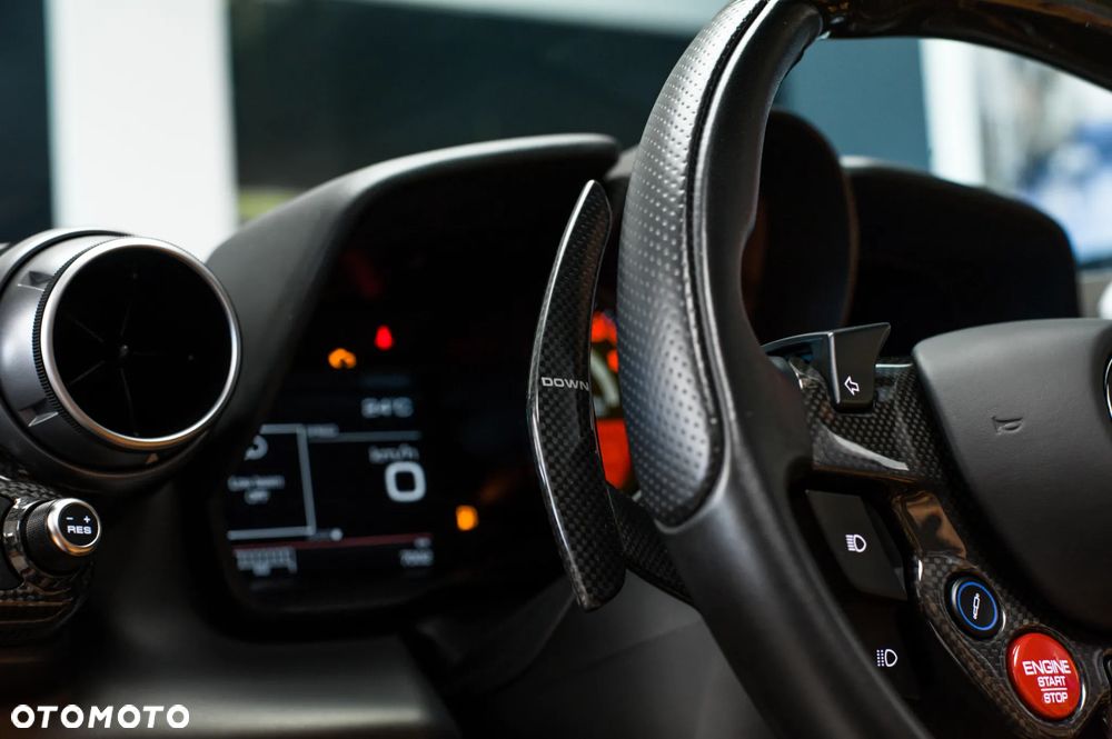 Ferrari F8 Spider Standard - 31