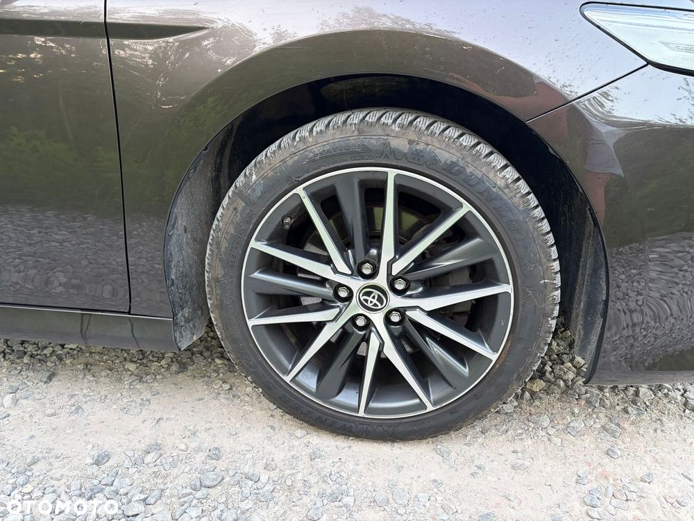 Toyota Camry 2.5 Hybrid Executive CVT - 24