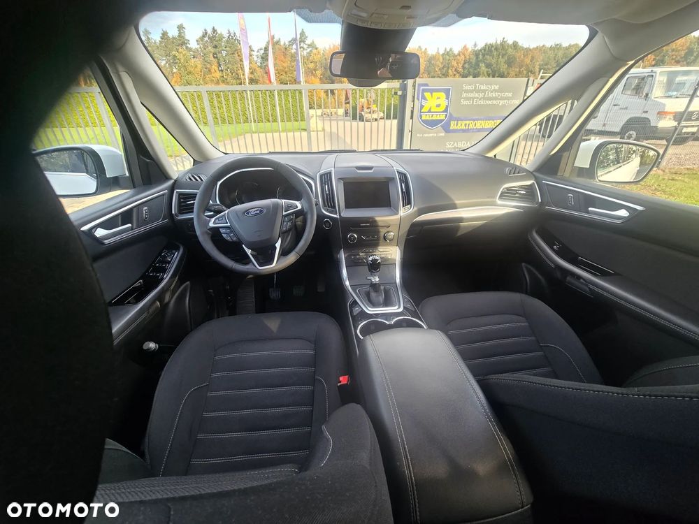 Ford Galaxy - 12