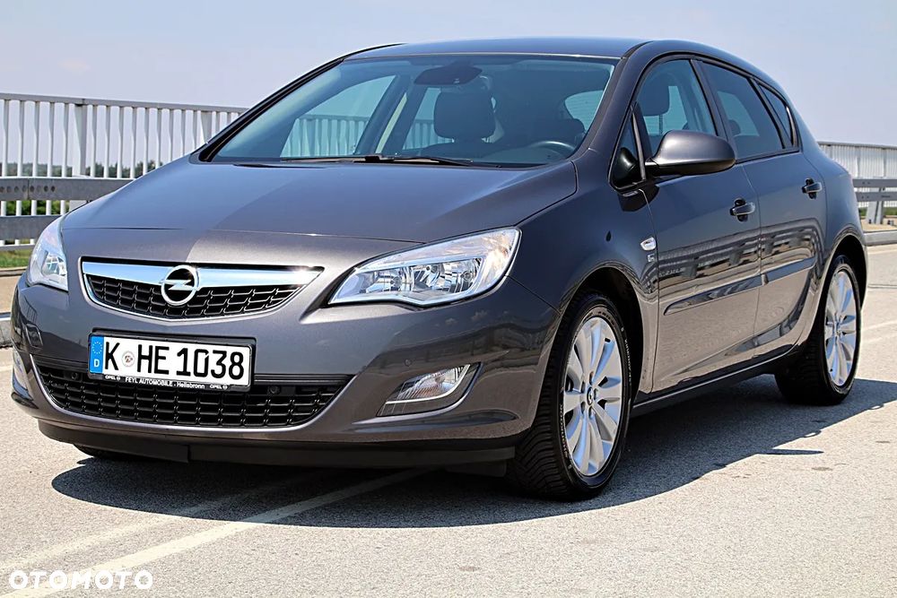 Opel Astra 1.6 Edition Sport - 2