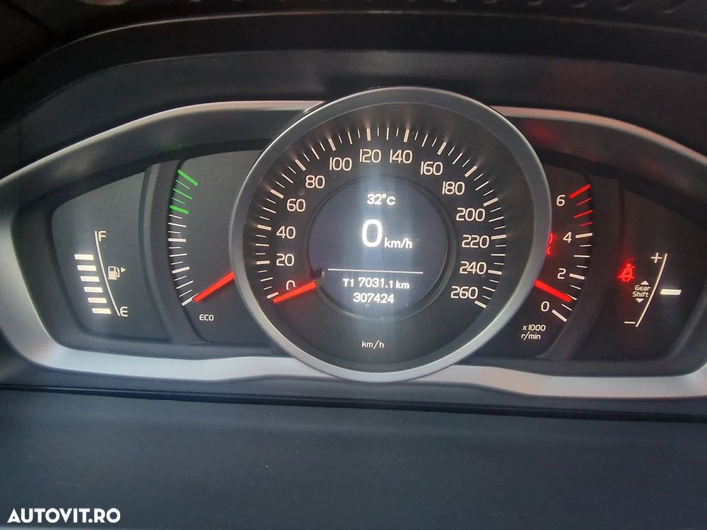 Volvo V60 D2 ECO Start-Stop Momentum - 29