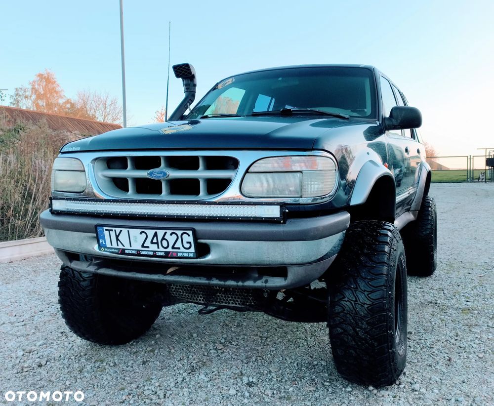 Ford Explorer - 4