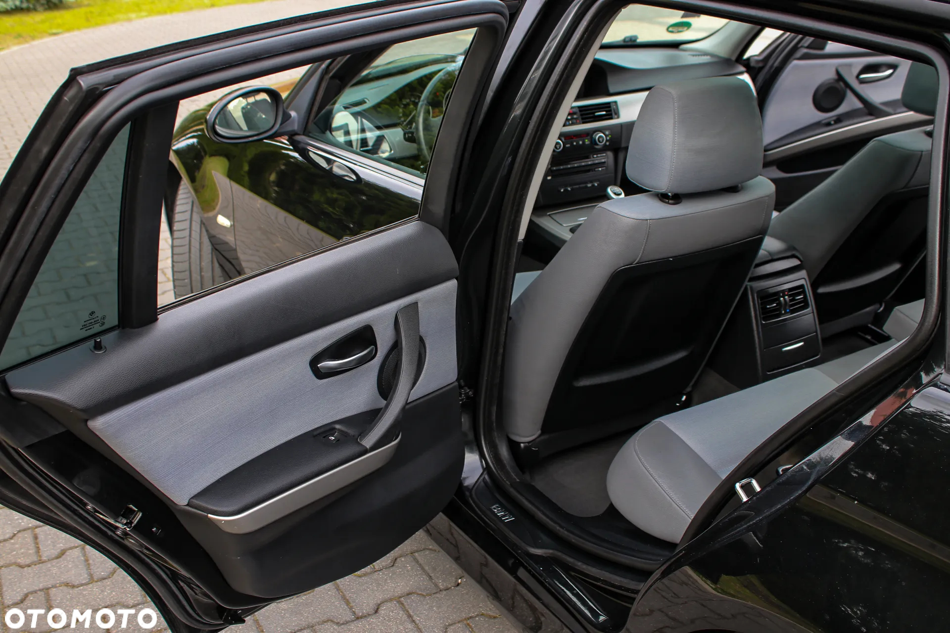 BMW Seria 3 320d - 29