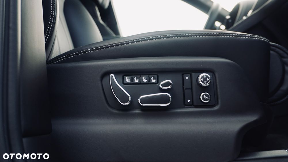 Bentley Bentayga - 10