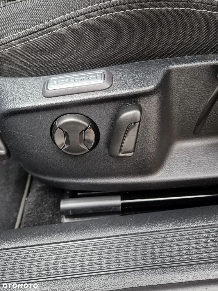 Volkswagen Passat 2.0 TDI EVO Business DSG - 25