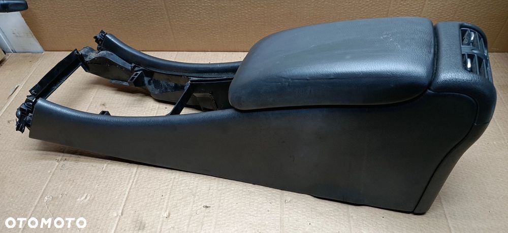 W203 podłokietnik C klasa Mercedes - 1