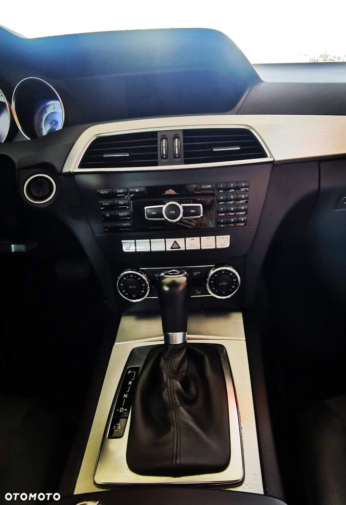 Mercedes-Benz Klasa C 250 CGI BlueEff - 12