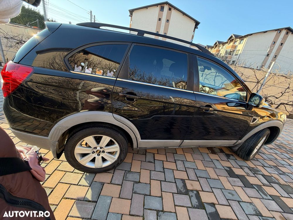 Chevrolet Captiva 2.0 High G9 AWD LT - 3