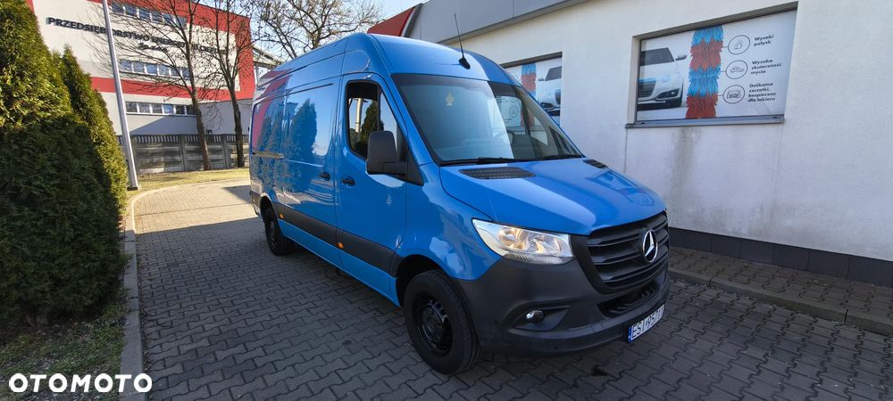 Mercedes-Benz Sprinter - 2
