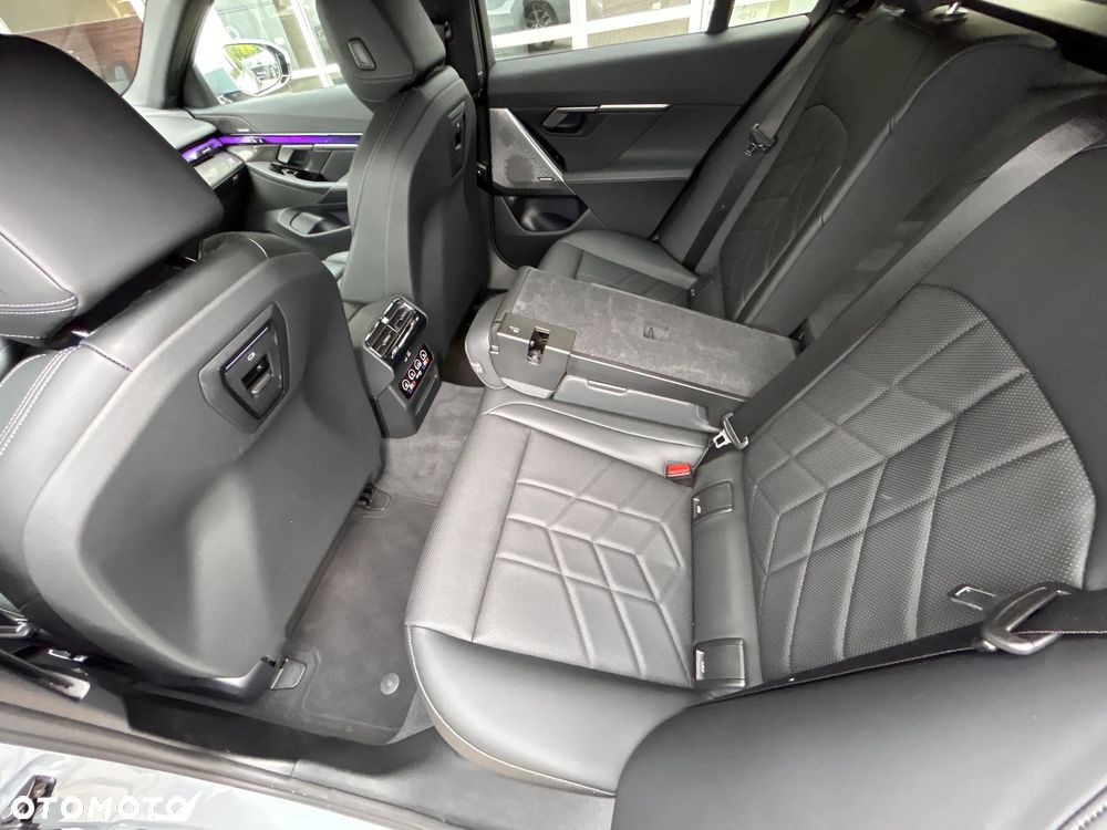 BMW Seria 5 520d - 25