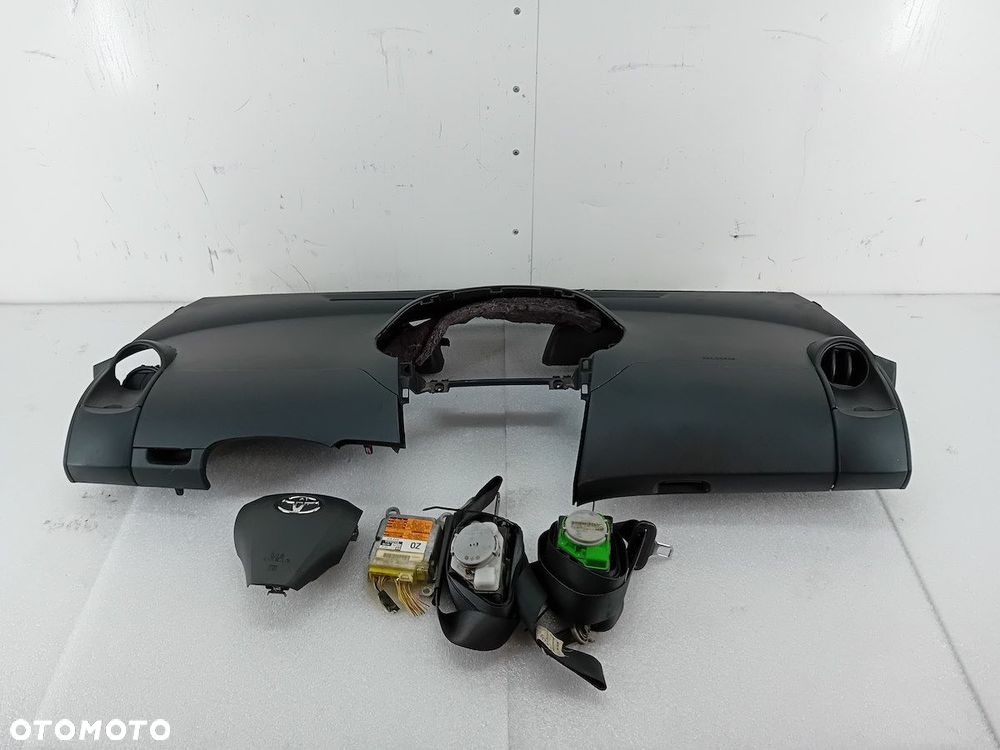 DESKA ROZDZIELCZA,KONSOLA PODUSZKI SENSOR PASY TOYOTA YARIS II ( 06-11 ) - 1