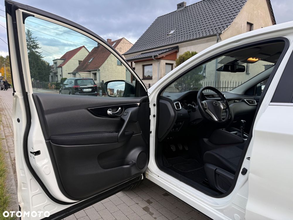 Nissan Qashqai - 25