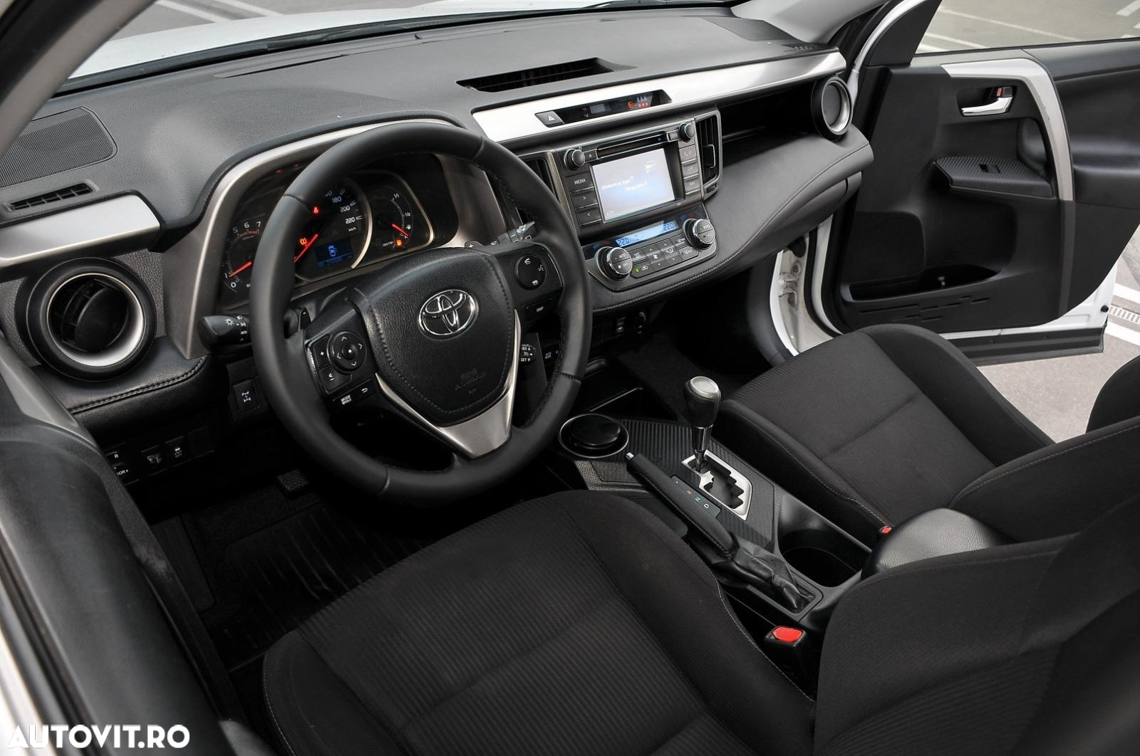 Toyota RAV4 2.2 D-4CAT 4WD Aut Executive - 9
