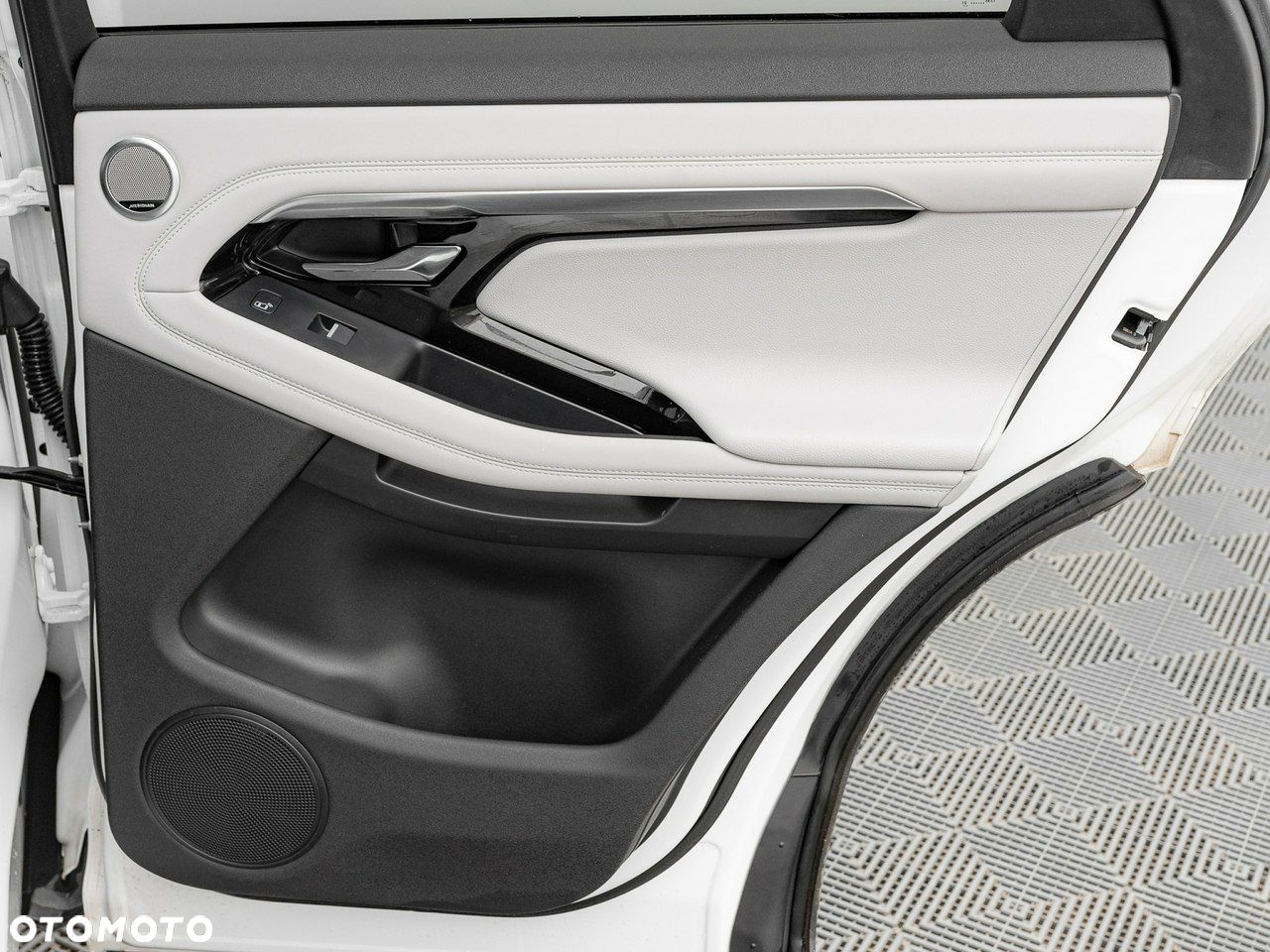 Land Rover Range Rover Evoque - 29