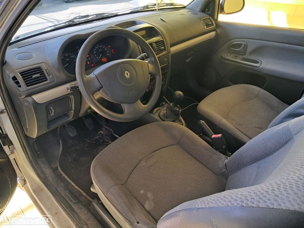 Renault Clio 1.5 dCi Dynamique - 8