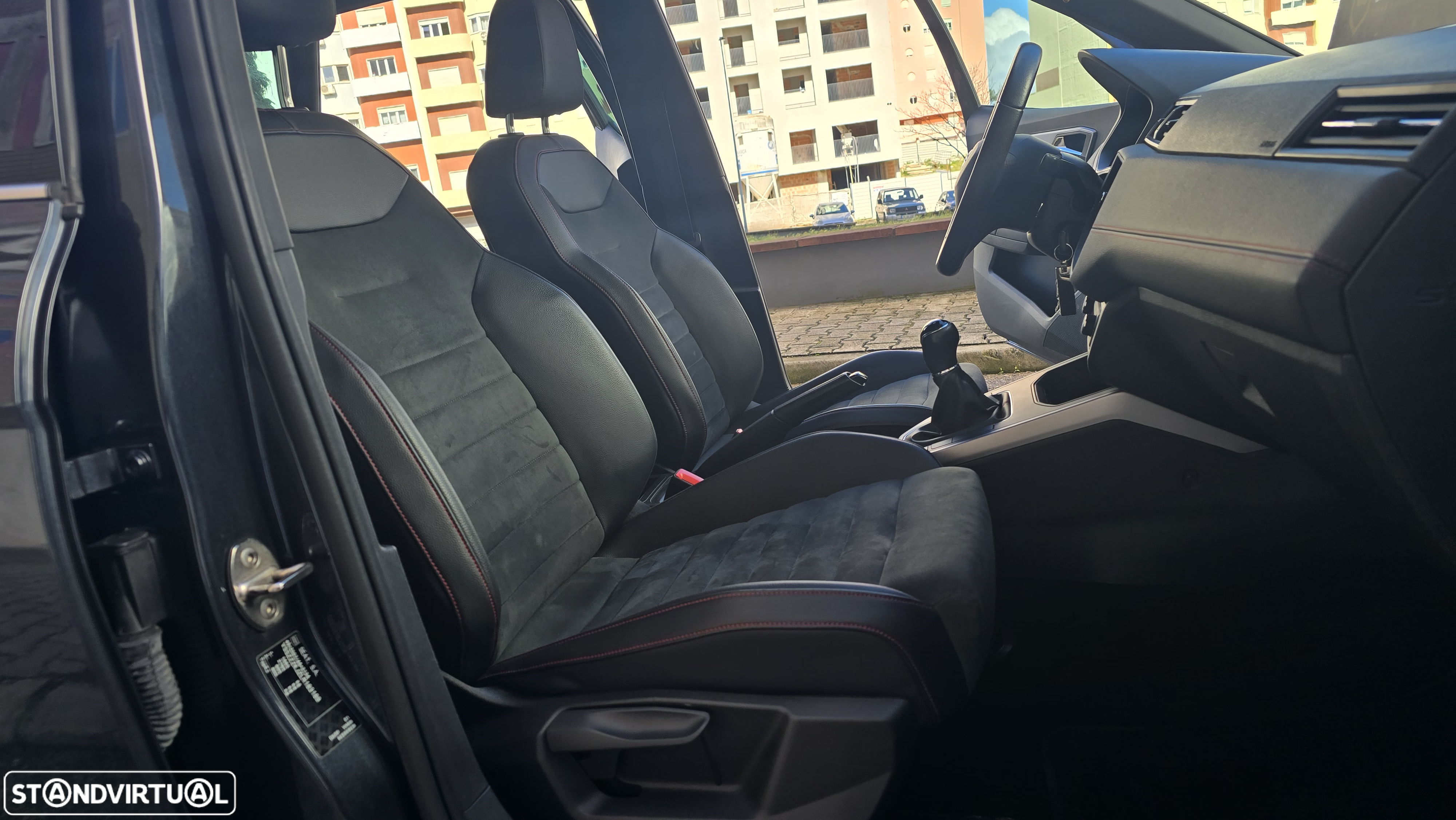 SEAT Arona 1.0 TSI FR - 25