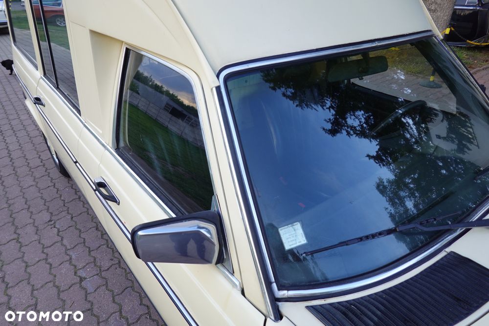 Mercedes-Benz W123 - 28