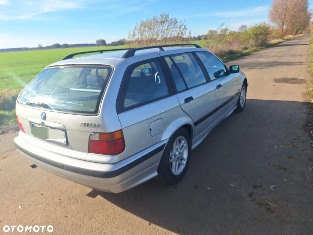 BMW Seria 3 318i - 10
