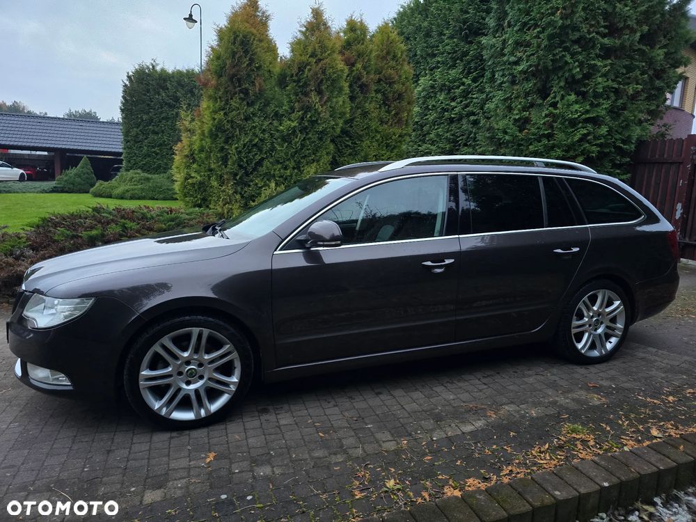 Skoda Superb 2.0 TDI DSG Exclusive - 3