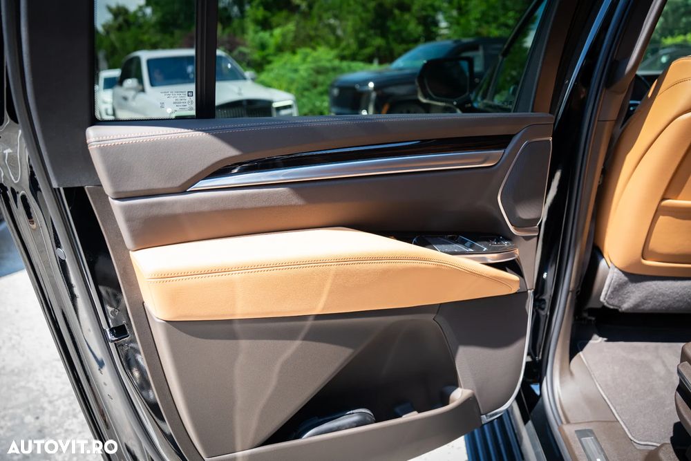 Cadillac Escalade - 33