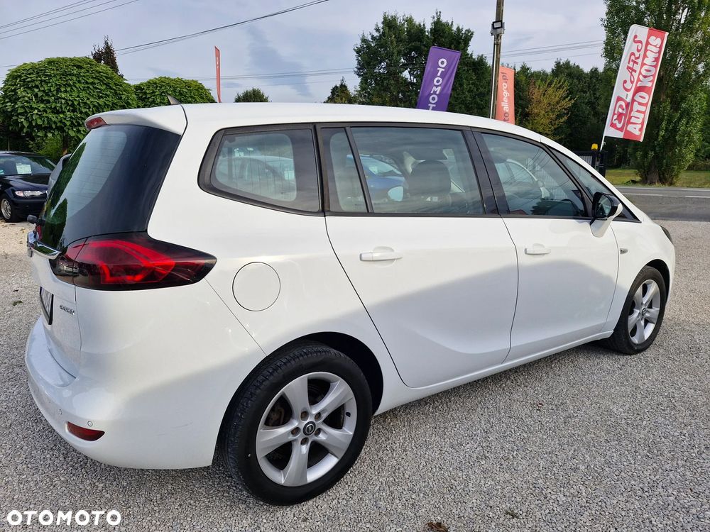 Opel Zafira - 10