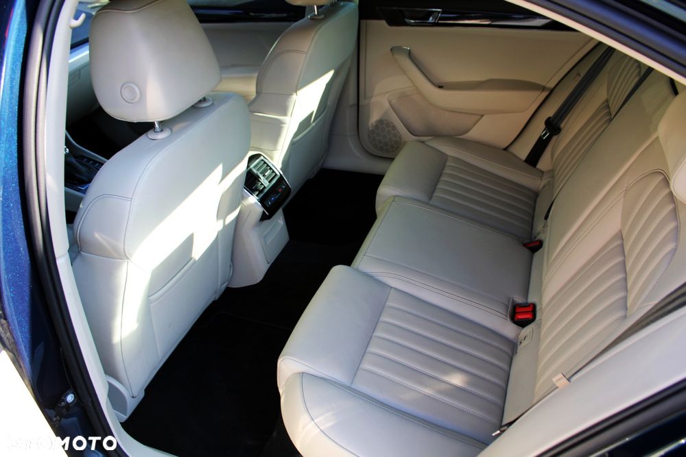 Skoda Superb 2.0 TDI SCR L&K DSG - 8